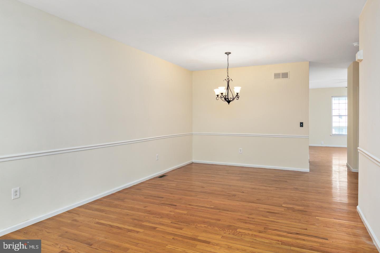 104 Castleton Road Delran, NJ 08075 - Photo 3 of 30 Livinig Room/ Dining Room Combo