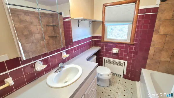 $2,000 | 32 Post Street, Waterbury, CT 06706
