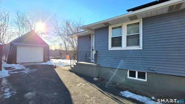 $2,000 | 32 Post Street, Waterbury, CT 06706