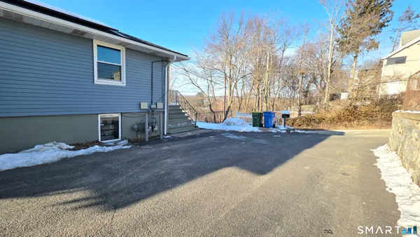 $2,000 | 32 Post Street, Waterbury, CT 06706