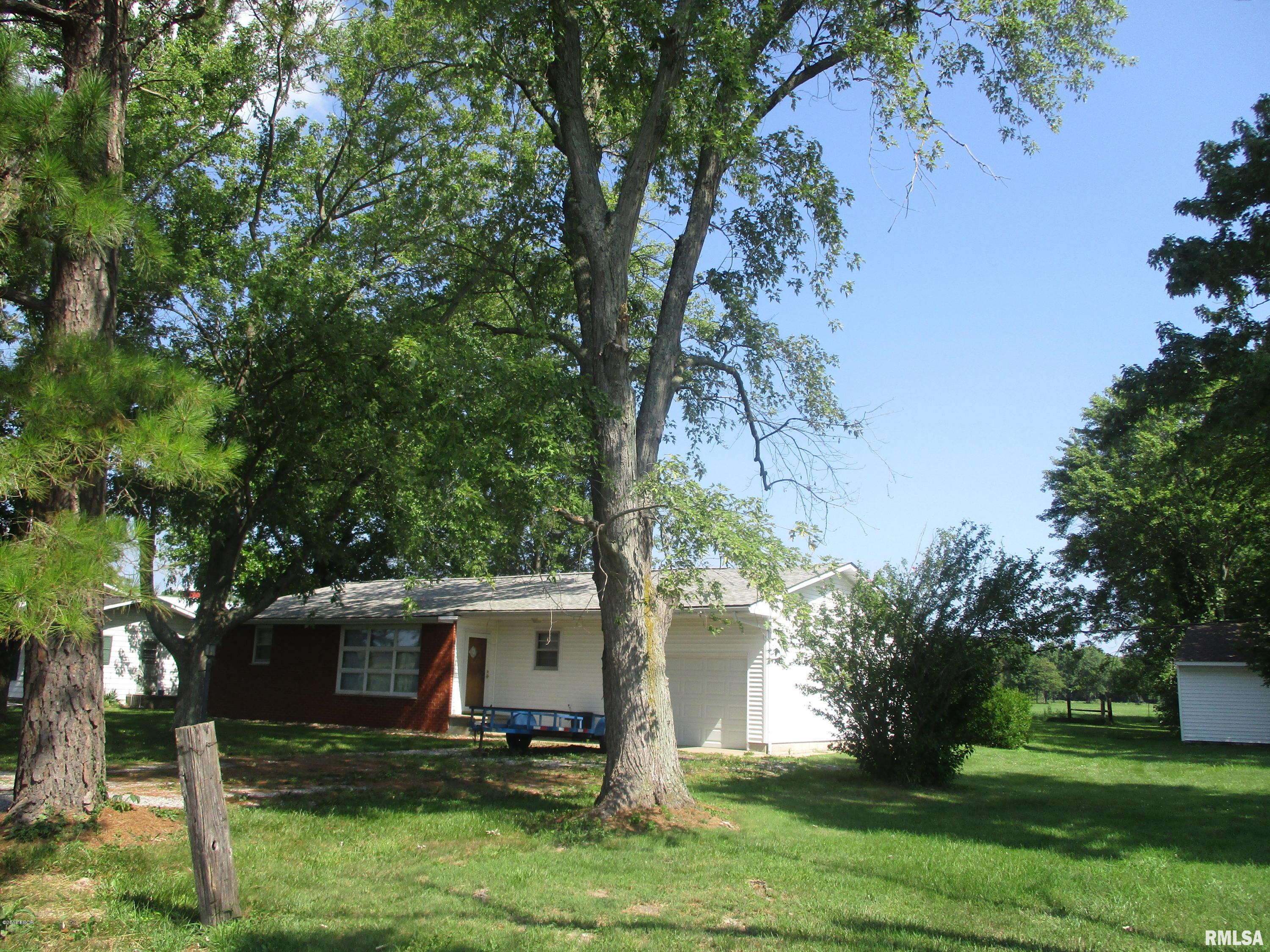 223 Bowling Alley Road Benton, IL 62812 - Photo 3 of 38