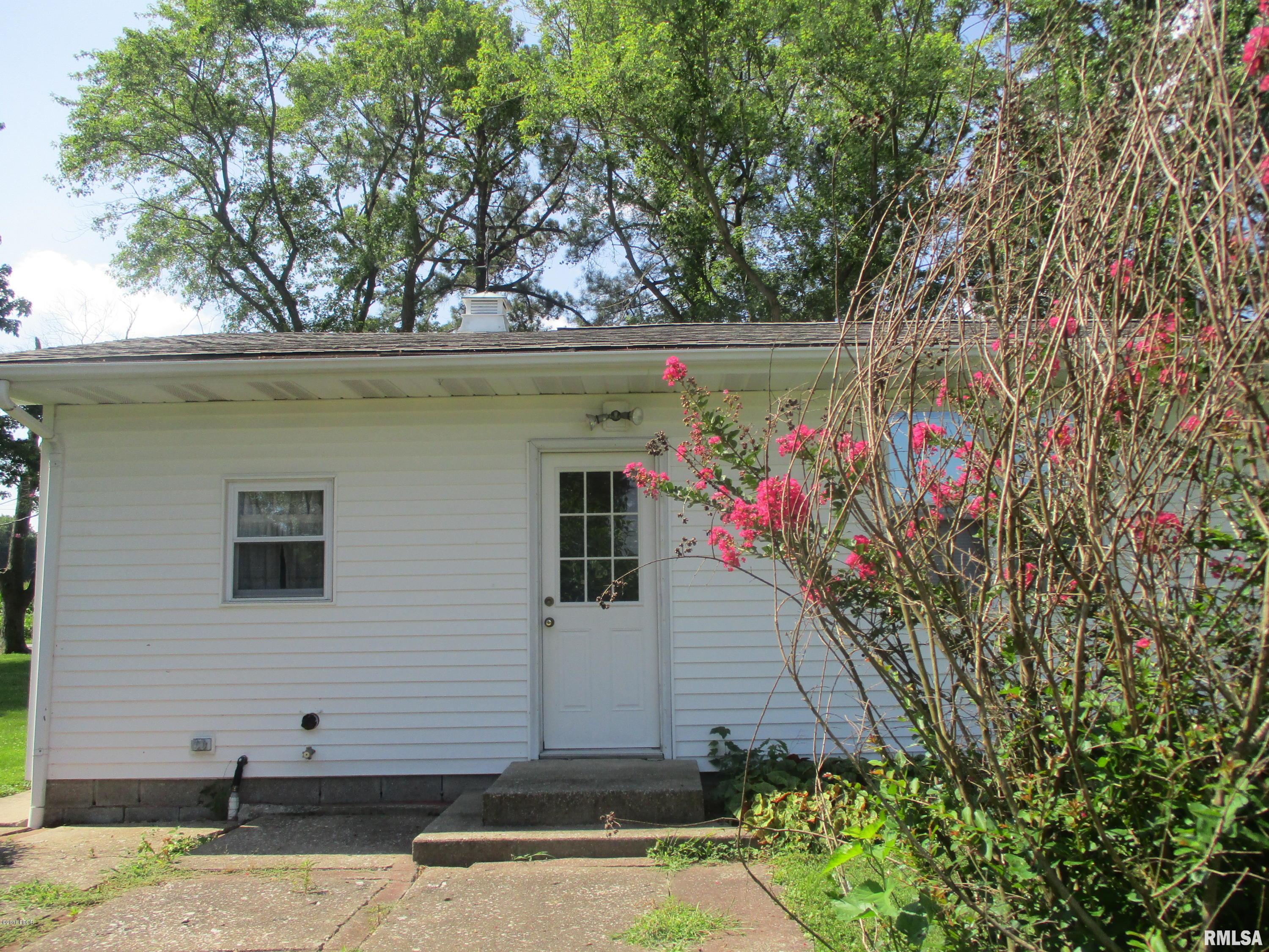 223 Bowling Alley Road Benton, IL 62812 - Photo 8 of 38