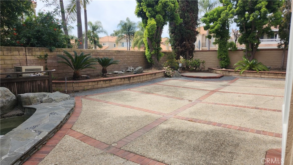 2162 Ventia Tustin, CA 92782 - Photo 36 of 40