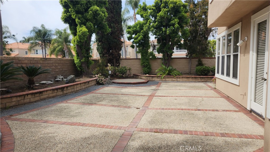 2162 Ventia Tustin, CA 92782 - Photo 37 of 40