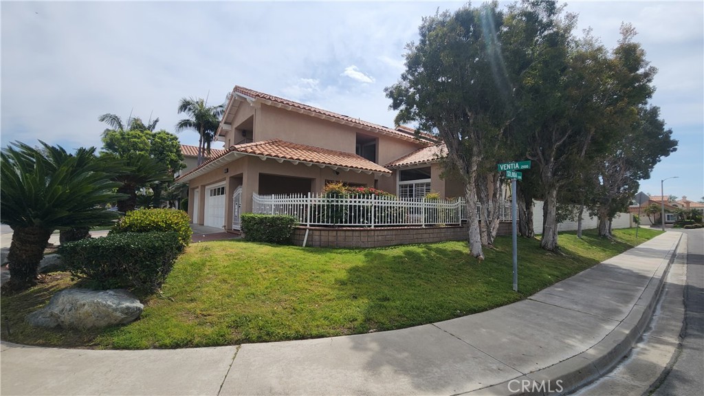 2162 Ventia Tustin, CA 92782 - Photo 7 of 40