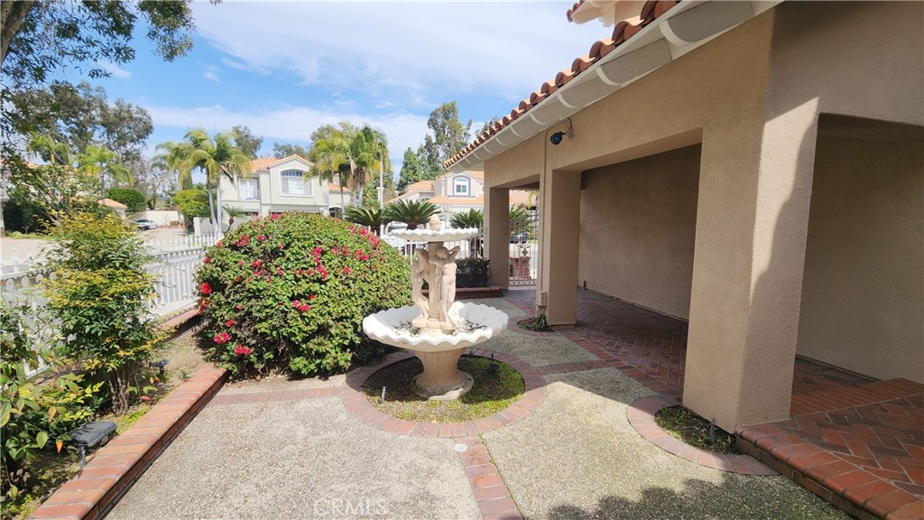 2162 Ventia Tustin, CA 92782 - Photo 9 of 40