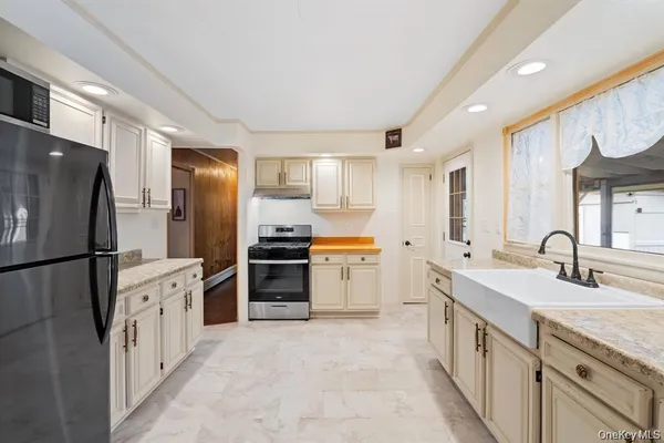 $2,650 | 7 Red Top Road, Unit 1, Wallkill, NY 12589