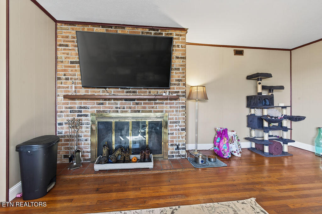 109 East Pasadena Road Oak Ridge, TN 37830 - Photo 17 of 33 Brick Wood Burning Fireplace