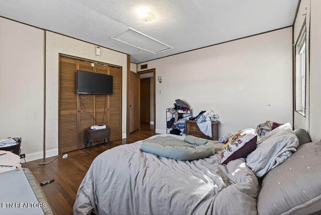 109 East Pasadena Road Oak Ridge, TN 37830 - Photo 22 of 33 Guest Room 2