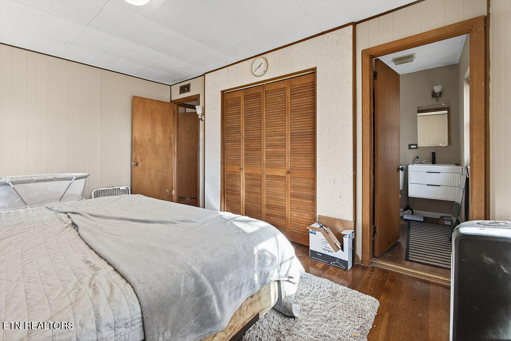 109 East Pasadena Road Oak Ridge, TN 37830 - Photo 24 of 33 Primary Bedroom