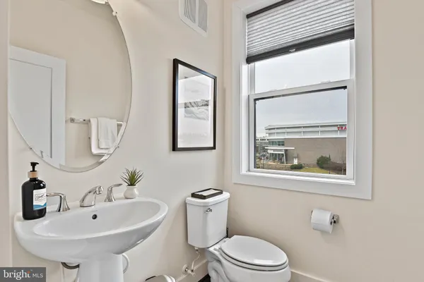 $3,495 | 44742 Tiverton Square, Ashburn, VA 20147