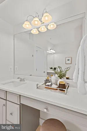 $3,495 | 44742 Tiverton Square, Ashburn, VA 20147