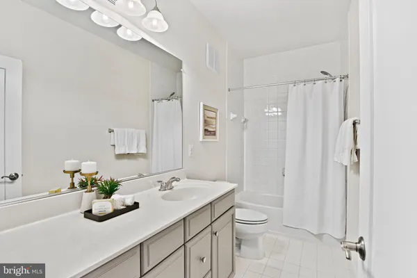 $3,495 | 44742 Tiverton Square, Ashburn, VA 20147