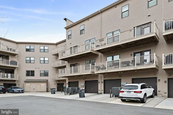 $3,495 | 44742 Tiverton Square, Ashburn, VA 20147