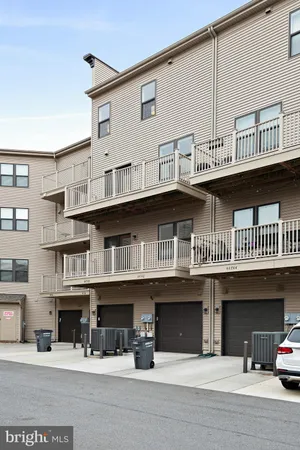 $3,495 | 44742 Tiverton Square, Ashburn, VA 20147