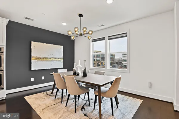 $3,495 | 44742 Tiverton Square, Ashburn, VA 20147