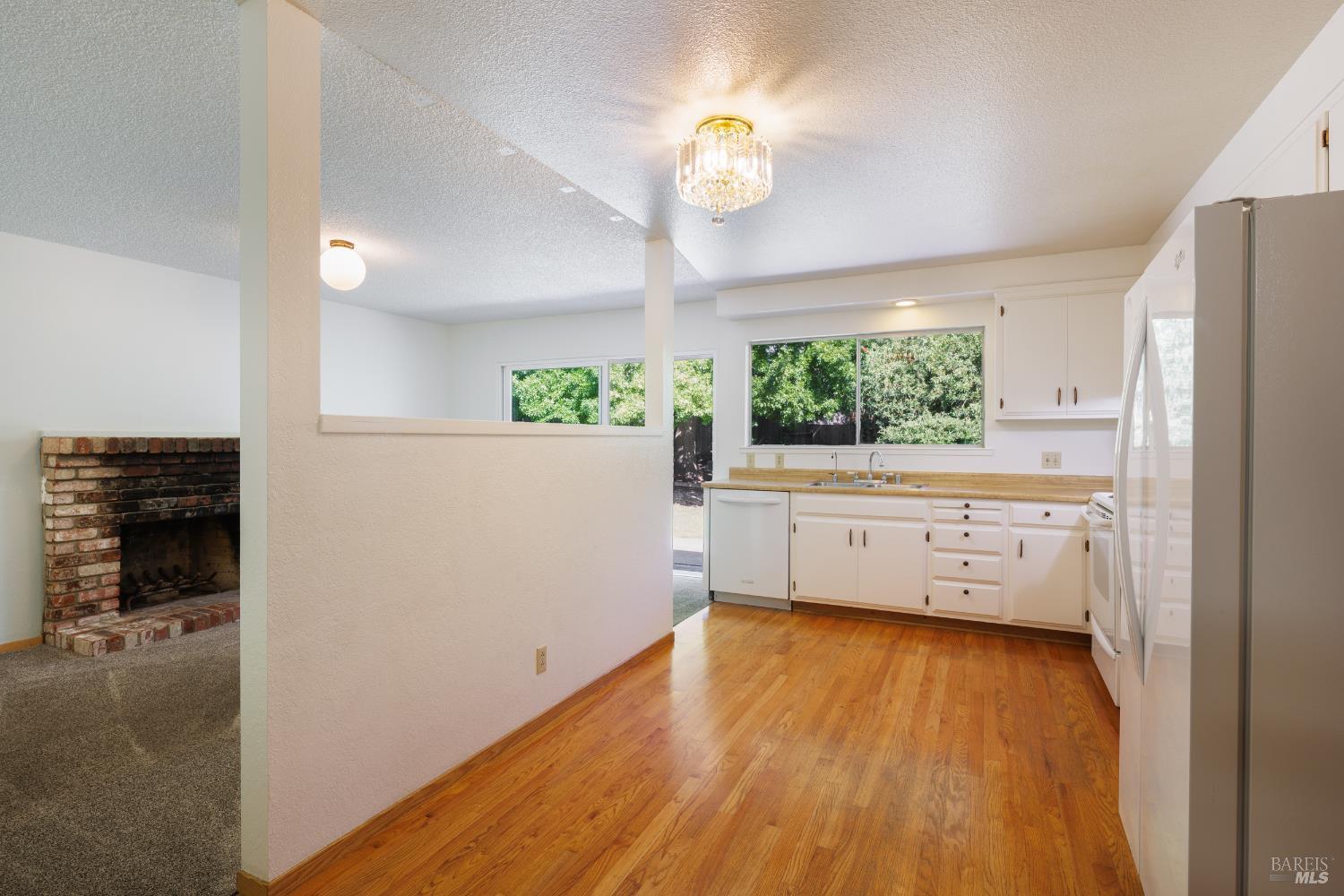 6830 Montecito Court Santa Rosa, CA 95409 - Photo 6 of 23 Gallery Image 6