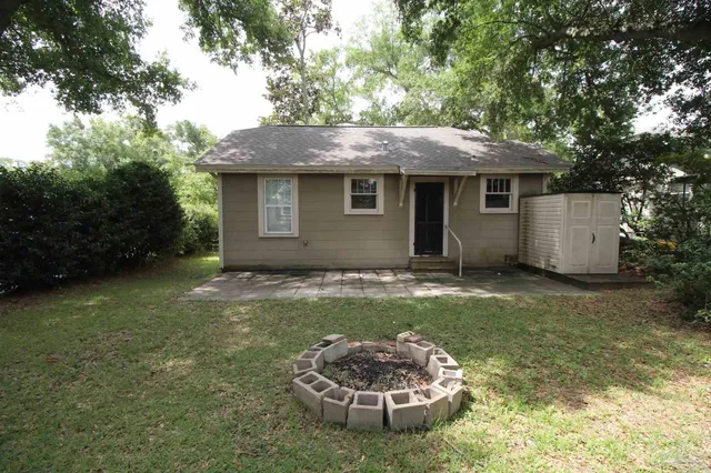 $1,495 | 3102 East De Soto Street, Pensacola, FL 32503