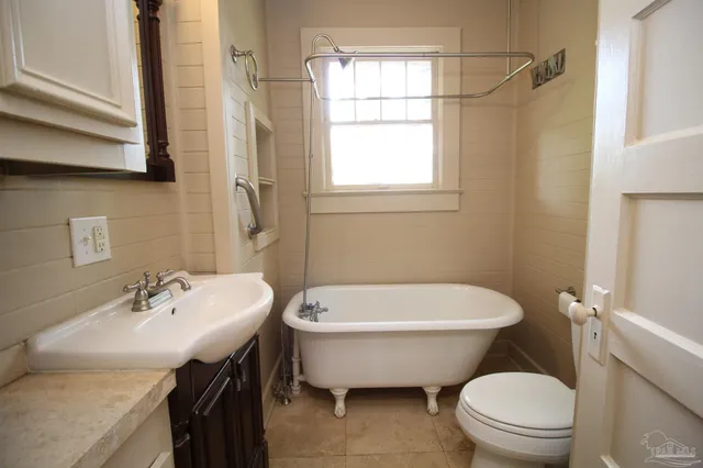 $1,495 | 3102 East De Soto Street, Pensacola, FL 32503