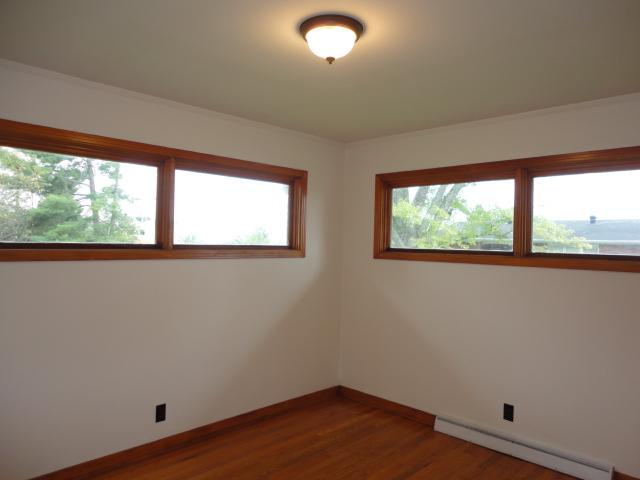 106 Doak Road Manchester, TN 37355 - Photo 10 of 19 3 Bedroom 11x12 with hardwood flooring