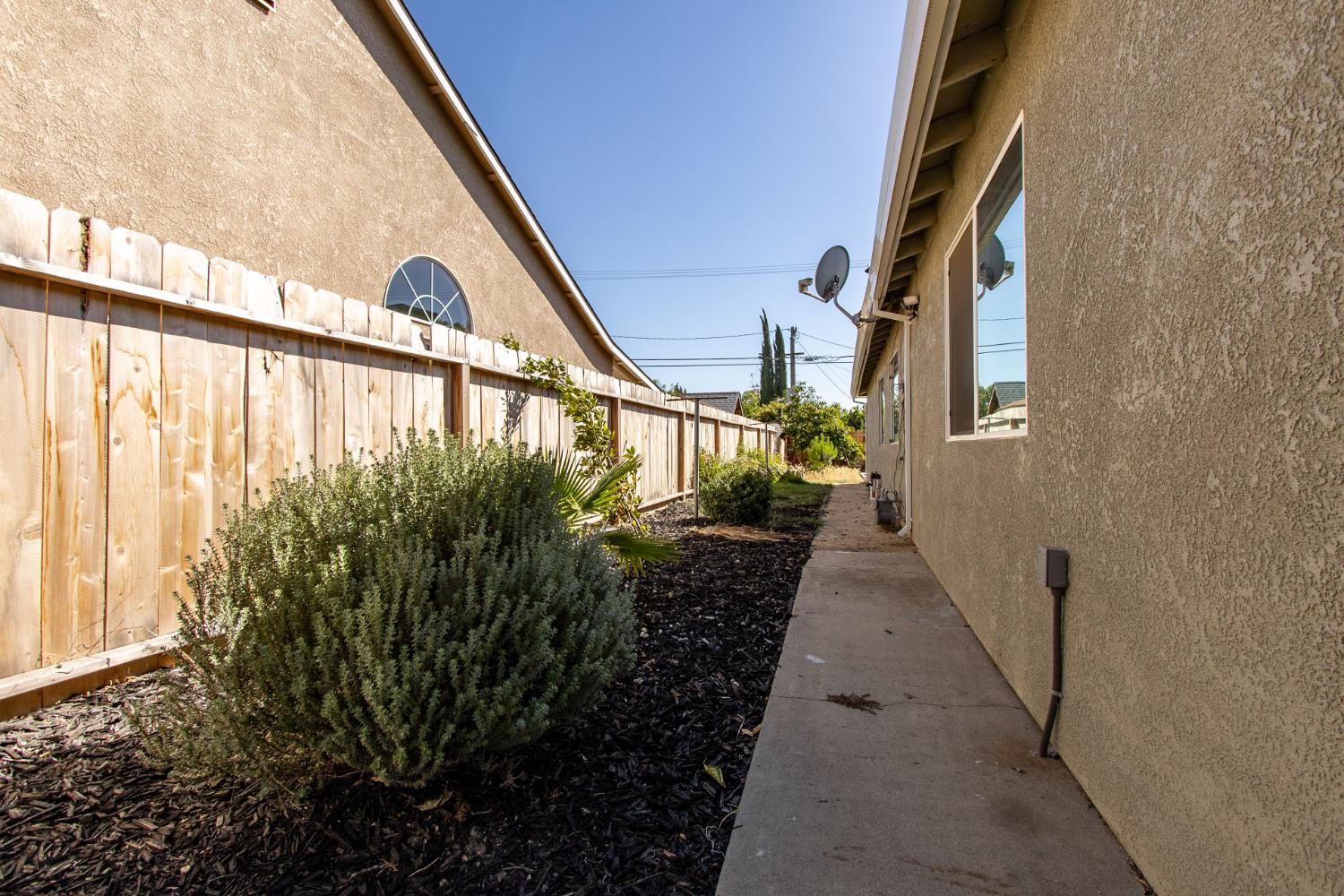 5467 9th Street Keyes, CA 95328 - Photo 37 of 43