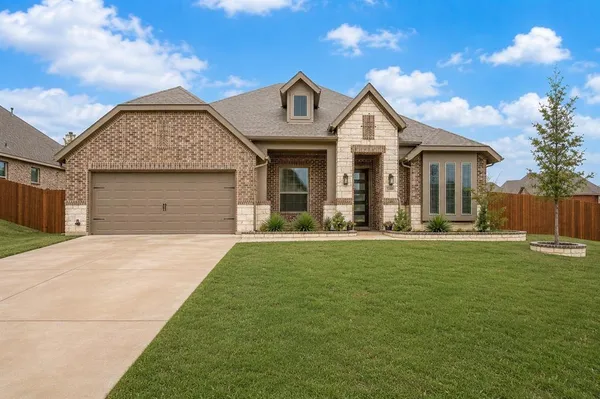 $423,900 | 3200 Signal Hill Drive, Burleson, TX 76028