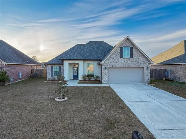 $330,000 | 612 High Ridge Loop, Slidell, LA 70458