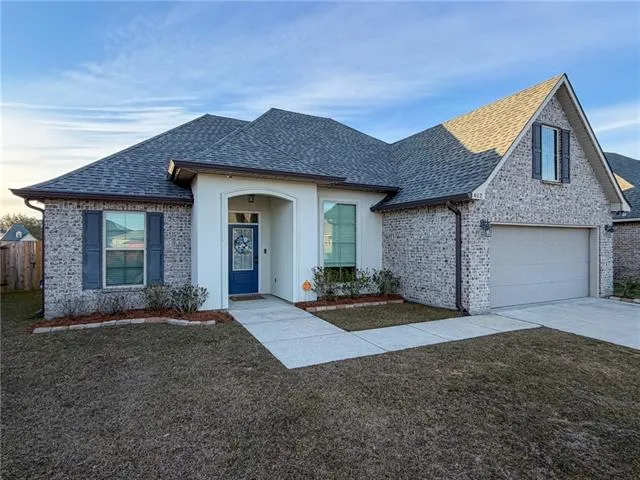 $325,000 | 612 High Ridge Loop, Slidell, LA 70458