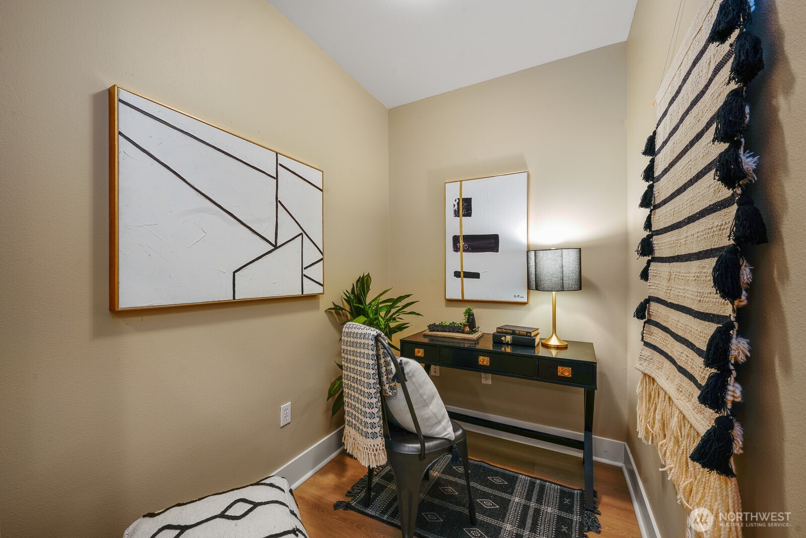 51 Pine Street, Unit 202 Edmonds, WA 98020 - Photo 14 of 31