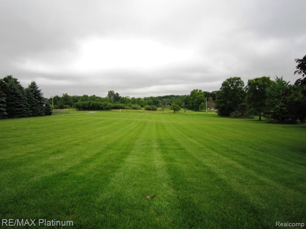 3717 Innisfree Road Howell, MI 48855 - Photo 27 of 27 IMG_4409.jpg