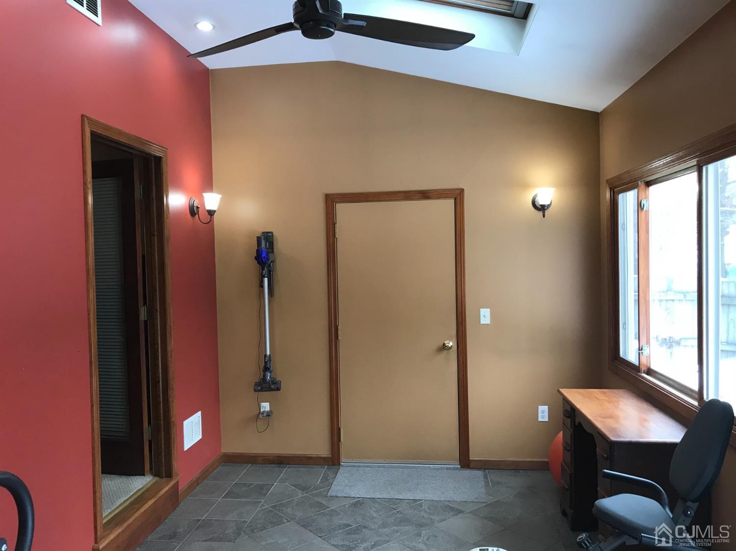 10 Wilcox Road New Brunswick, NJ 08901 - Photo 14 of 41 a view of a hallway with windows