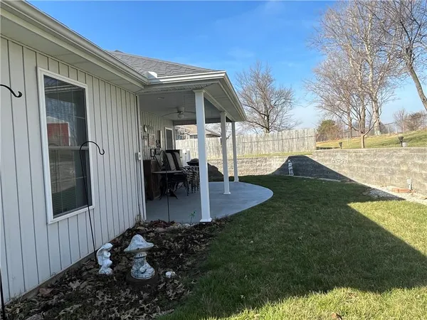 $220,000 | 1905 Cedar Street, Higginsville, MO 64037