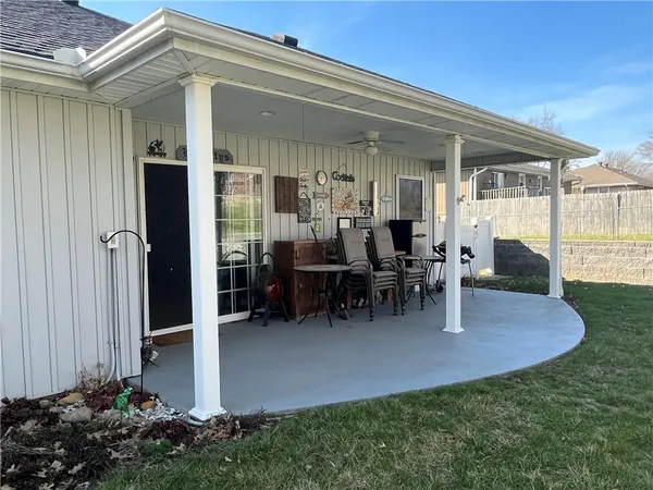 $220,000 | 1905 Cedar Street, Higginsville, MO 64037