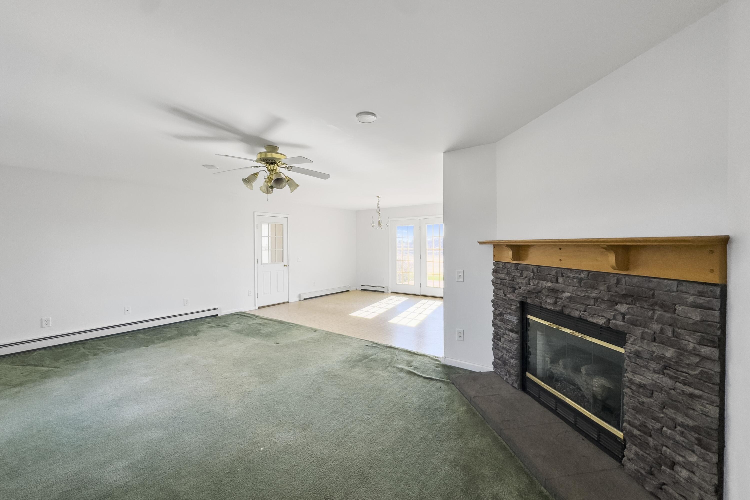 169 West Meadow Road Thomaston, ME 04861 - Photo 13 of 40 Living room