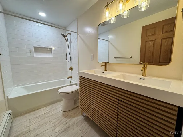 $2,300 | 3671 Gaskin Road, Clay, NY 13027