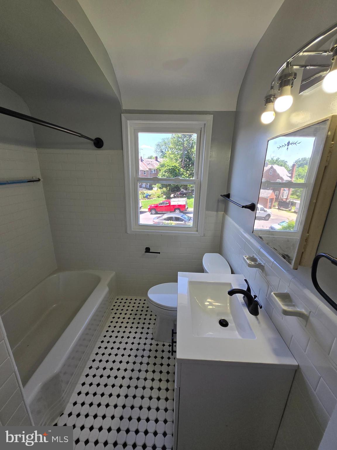 940 East 41st Street Baltimore, MD 21218 - Photo 14 of 47