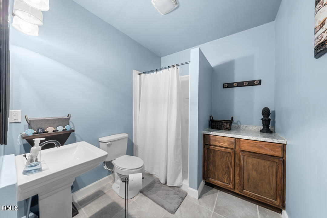 2811 Reynolda Circle Durham, NC 27712 - Photo 38 of 65