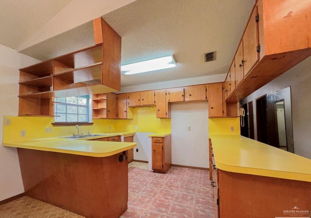 218 East Colorado Street Rio Hondo, TX 78583 - Photo 5 of 18