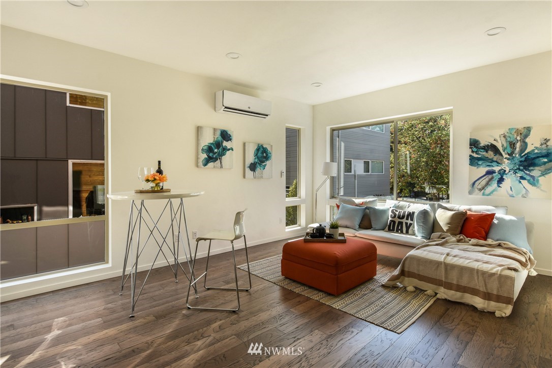 2005 South Washington Street Seattle, WA 98144 - Photo 9 of 21 Gallery Image 9