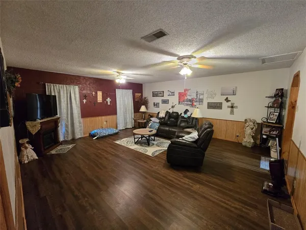 $180,000 | 108 North Wood Avenue, Denison, TX 75020