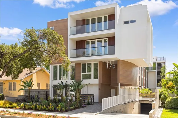$1,680,000 | 176 N North Catalina Avenue, Unit 404, Pasadena, CA 91106