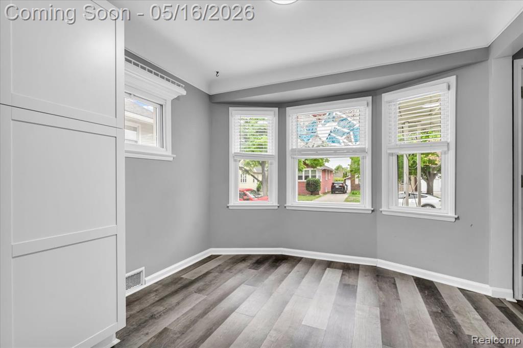 1174 Columbia Road Berkley, MI 48072 - Photo 10 of 41