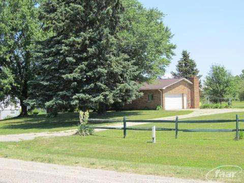 6424 North Bray Road Flint, MI 48505 - Photo 2 of 30 20165941-1.JPG