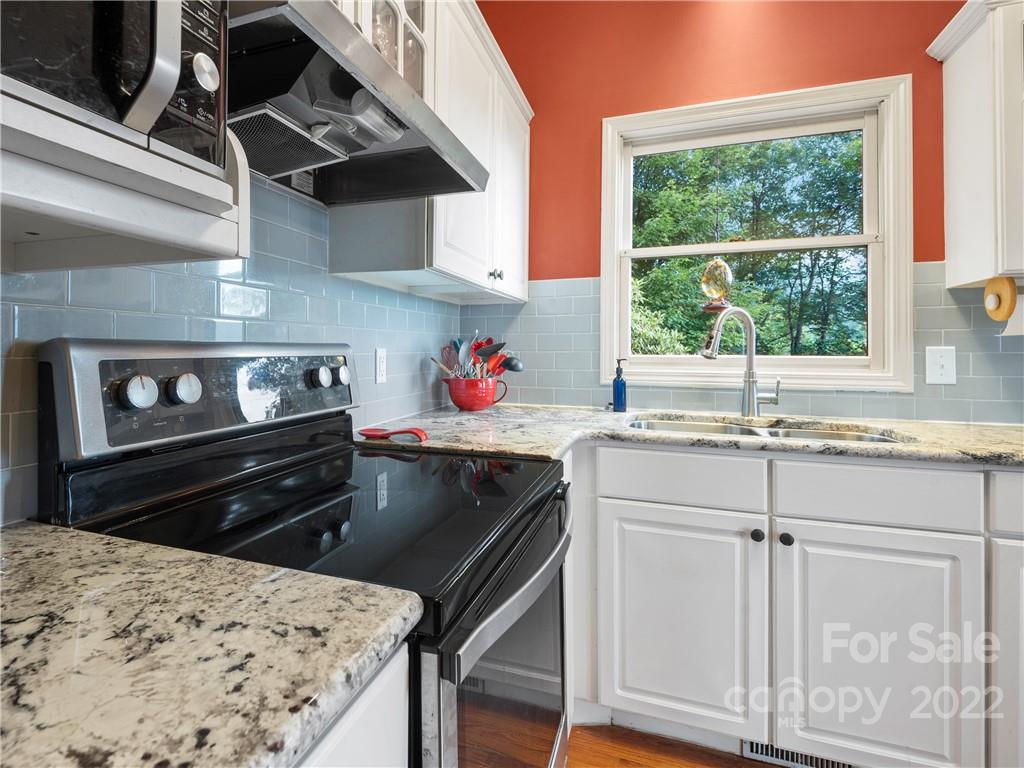 3777 Parris Branch Road Sylva, NC 28779 - Photo 11 of 37 Gallery Image 11