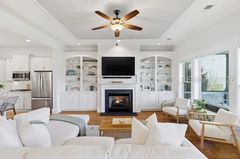 $924,500 | 306 Castaway Drive, Bluffton, SC 29910