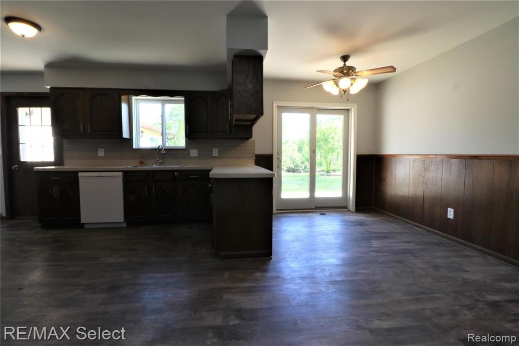 3231 West Hill Road Flint, MI 48507 - Photo 18 of 34