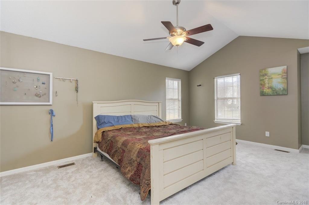 1519 Running Brook Road Charlotte, NC 28214 - Photo 9 of 16 Gallery Image 9