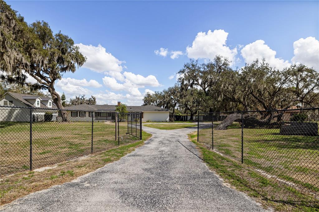 4019 Moores Lake Road Dover, FL 33527 - Photo 37 of 67