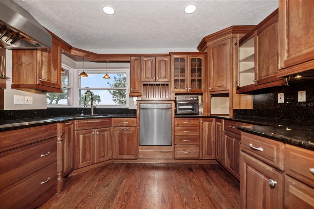 4019 Moores Lake Road Dover, FL 33527 - Photo 9 of 67