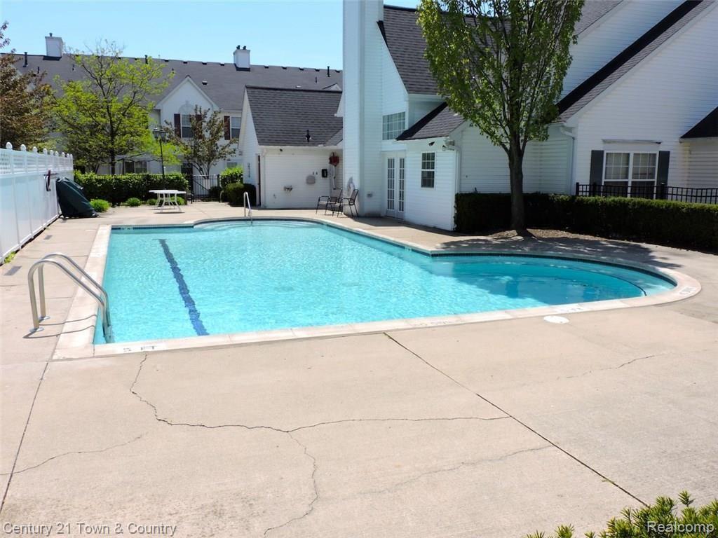 22216 Cape Cod Way, Unit 53 Farmington, MI 48336 - Photo 8 of 30 8.JPG